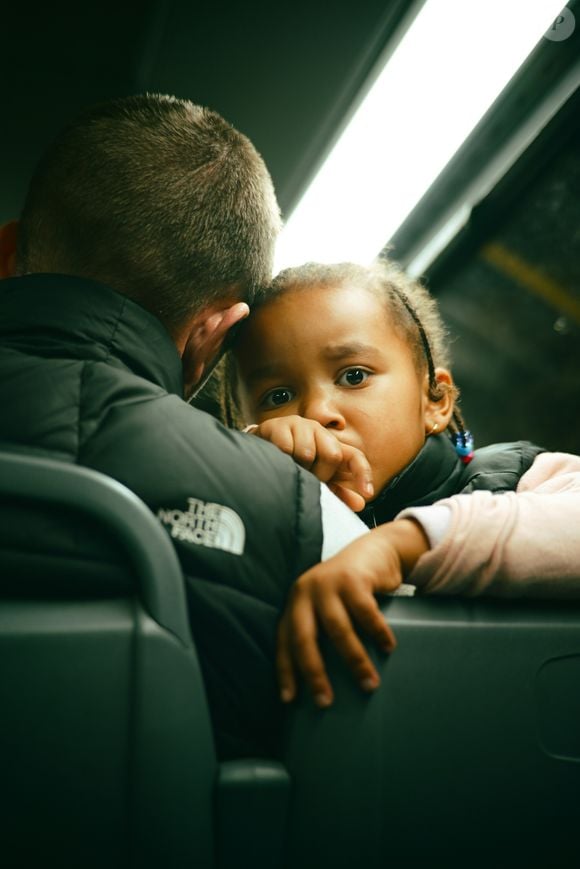 Segundo a psicologia, a ideia não é abandonar os filhos à própria sorte, mas resistir ao impulso de remover todos os obstáculos do caminho
