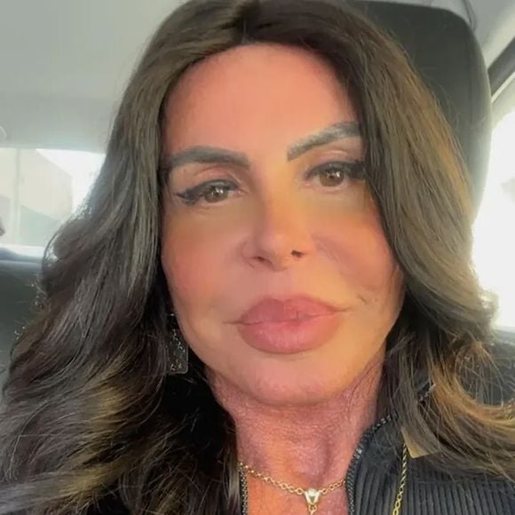 Internautas compararam Andressa Urach a Gretchen, que também recorre a muitas plásticas