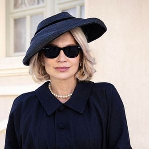 Quem morre em 'Êta Mundo Melhor'? Sandra (Flavia Alessandra) leva tiro, mas se salva da morte