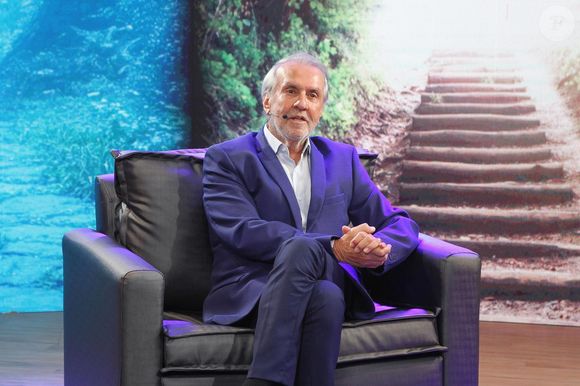 O vidente Robério de Ogum fez nova previsão a Faustão: 'Já teve muitas outras vidas e acredito que ainda viverá muito'