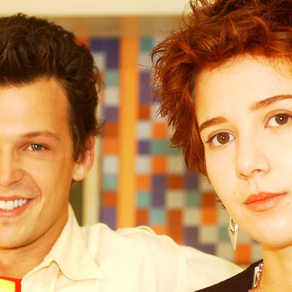 Mesmo assim, o primeiro beijo só aconteceu três anos depois, pouco antes de viralizar como a vilã Natasha, em 'Malhação', em 2004.