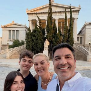 Ana Hickmann e Edu Guedes já moram juntos em uma fazenda na companhia dos seus filhos Alezinho, de 12 anos, e Maria Eduarda, de 17