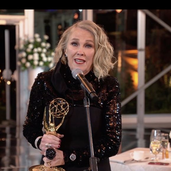 Com a repercussão da morte de Caroline O'Hara veio à tona um debate sobre o situs inversus, doença rara que afetava a vida da artista.