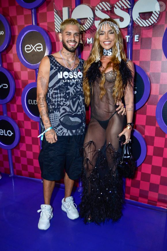 Desfile das Campeãs 2025: Virgínia Fonseca, com look transparente, curte festa ao lado de Zé Felipe na Sapucaí