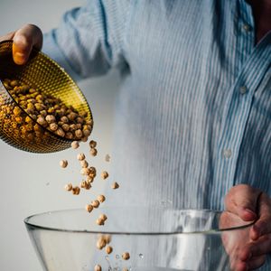 Grão-de-bico reduz a fome ao longo do dia e evita picos de açúcar no sangue, ajudando no emagrecimento