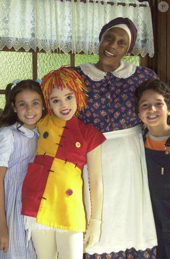 Novo affair de Iza? João Vitor Silva viveu o Pedrinho do 'Sítio do Pica-Pau Amarelo' ao lado de Isabelle Drummond