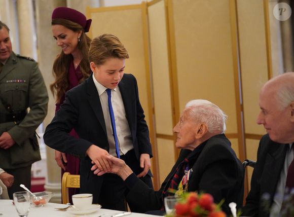 Filho de William e Kate Middleton, o príncipe George colecionou elogios por sua educação e interesse em assuntos referentes à Segunda Guerra Mundial