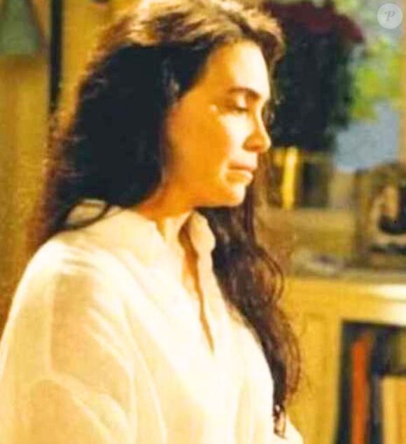 Novela 'História de Amor': Helena fica chateada ao saber que a filha, Joyce, expôs sobre seus sentimentos para Carlos.