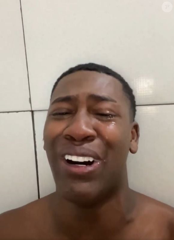 GH Rell RJ chorou muito e afirmou estar sofrendo ataques racistas
