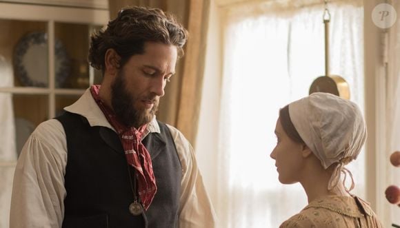 'Alias Grace' é uma minissérie canadiano-americana dirigida por Mary Harron e estrelada por Sarah Gadon
