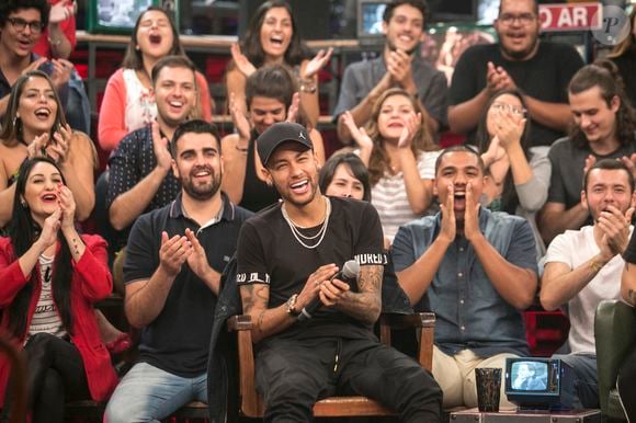 Deois de anos sumido da Globo, Neymar participou de uma gravação do programa 'Altas Horas' nesta semana