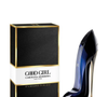 Good Girl Eau De Parfum, Carolina Herrera: Amêndoa, café, jasmim sambac, tuberosa, fava tonka e cacau: essa mistura ousada criou um perfume tão enigmático quanto o stiletto que o abriga