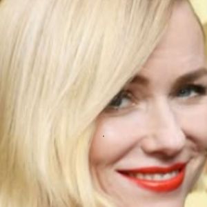 A atriz britânica Naomi Watts chama personagem de Cauã Reymond de 'Delícia' em trailer de série