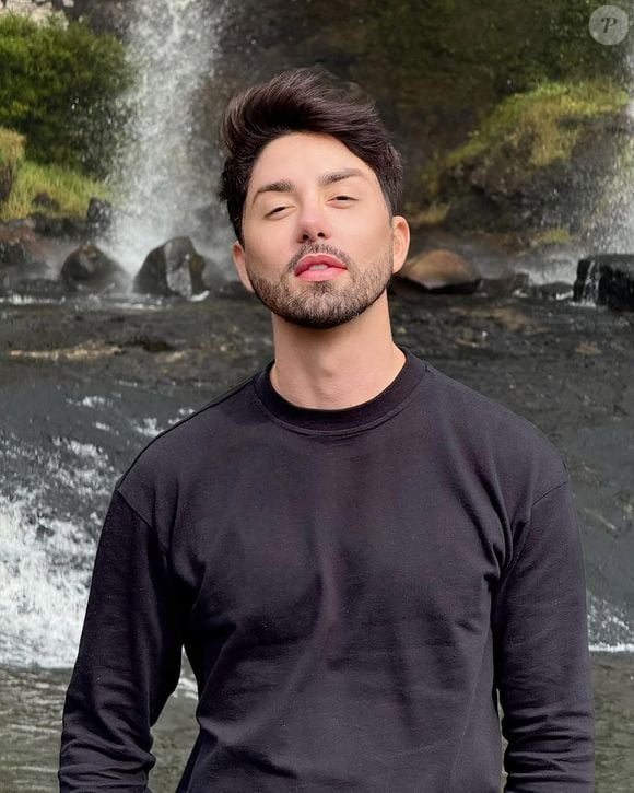 Rico Melquiades diz sentir dor na coluna por conta da altura