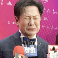 Polêmica Miss Universo 2025: diretor humilha Miss México, a chama de 'burra' e chora em pedido de perdão. 'Sou humano', diz Nawat Itsaragrisil