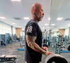 Em seguida, Henrique Fogaça vai para a academia e se exercita. Por vezes, o chef também faz alguns esportes como o tênis