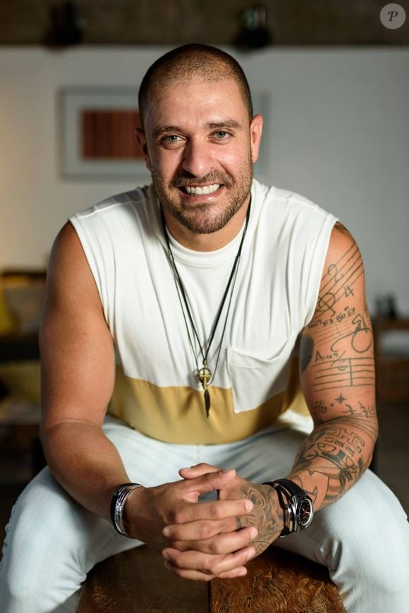 Para muitos, a beleza de Diogo Nogueira realçou com a idade