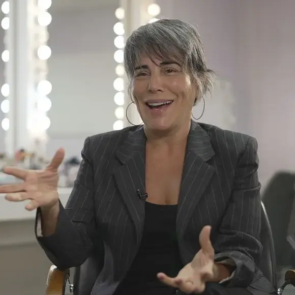 Gloria Pires apareceu no ‘Fantástico’ no Dia das Mães de 1998 e estava disposta a desmentir a fofoca. No entanto, a avaliação interna era de que falar poderia piorar ainda mais a situação