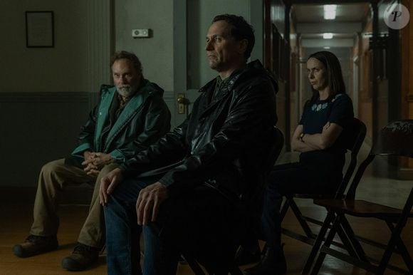 'Widow’s Bay' fez história no Emmy 2026 ao levar seis estatuetas na cerimônia principal e, somada às oito conquistas no Creative Arts Emmy, estabelecer o recorde de comédia mais premiada em uma única temporada da premiação