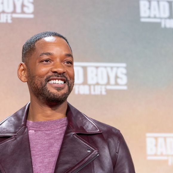 Quarto de violinista em hotel foi invadido e deixado um frasco de medicamento para HIV prescrito a outra pessoa e um bilhete manuscrito descrito como perturbador, com um coração desenhado. A mensagem dizia: 'Brian, volto no máximo às 5:30, só nós dois, Stone F.'