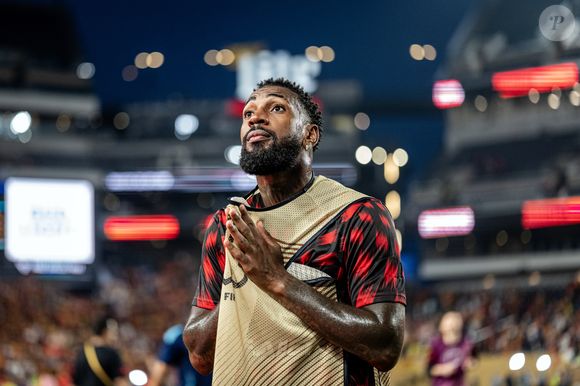 Gerson é vaiado por parte da torcida rubro-negra em noite marcada por sua possível despedida rumo ao Zenit.