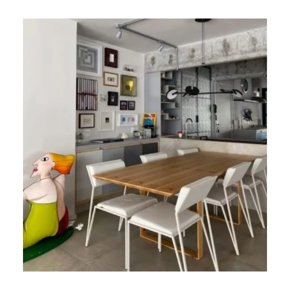 Cozinha do apartamento de Bruno Fagundes, filho de Antonio Fagundes