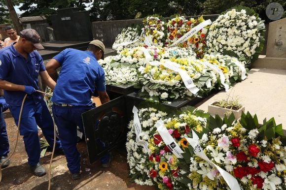Corpo de Juca de Oliveira foi sepultado no cemitério do Araçá: ator morreu aos 91 anos em 21 de março de 2026 após uma semana de internação