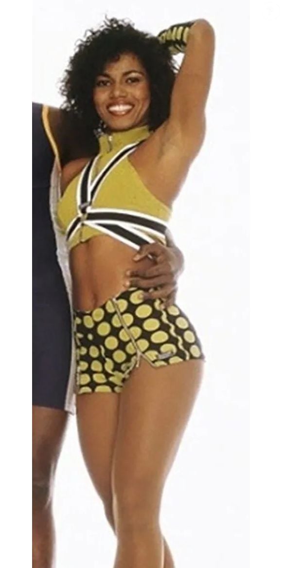 Débora Brasil continuou o namoro com Beto Jamaica mesmo após a saída do É O Tchan