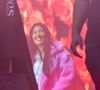 Simaria prestigiou uma apresentação da irmã, Simone Mendes