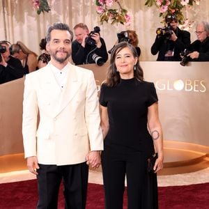 Wagner Moura foi ao Globo de Ouro acompanhado pela mulher, Sandra Delgado