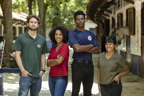 Fernanda (Ramille), Flávia (Ywyzar Guajajara), Carlos (Felipe Ricca) e André (Breno Ferreira) na novela 'Vale Tudo'