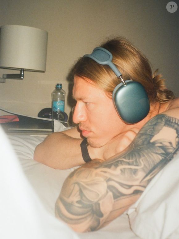 Cabeça fria em jogo grande: apaixonado por matemática e xadrez, Safonov transforma raciocínio lógico em defesas decisivas