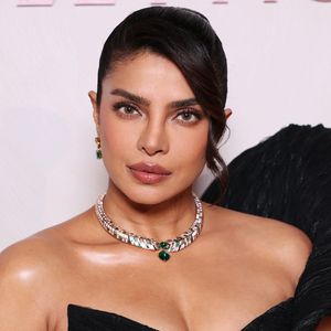 Priyanka Chopra também esteve presente no evento da grife de luxo