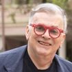 56 anos de carreira e quase 40 novelas: há 25 anos, morte de icônico diretor de TV após 20 dias de internação por grave doença abalou Walcyr Carrasco; autor de 'Quem Ama Cuida', da Globo, garante: 'Minha vida como autor se divide em antes e depois dele'