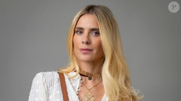 Carolina Dieckmmann usou as redes sociais para defender a checagem de informações durante o debate presidencial da Globo entre Lula e Flávio Bolsonaro