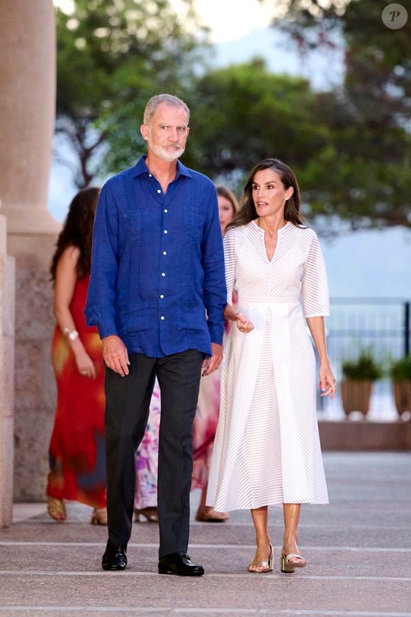 O rei Felipe VI e a rainha Letizia visitaram a região de Ribadesella em diferentes ocasiões, incluindo encontros com os familiares dela em Sardéu