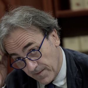 O deputado italiano Angelo Bonelli afirma ter sido o responsável por dar o endereço de Carla Zambelli à Polícia