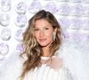 Cabelo de Gisele Bündchen: hairstylist revela a ÚNICA coisa que você precisa para ter ondas de praia perfeitas