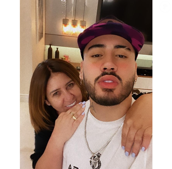 Mãe de Kevinho desabafa sobre saúde do filho: “Filho como gostaria de estar ao seu lado, mas graças a Deus pessoas iluminadas estão com você e vai ficar td bem… Deus está presente e meu coração junto ao seu 🙏🏼❤️”, escreveu.