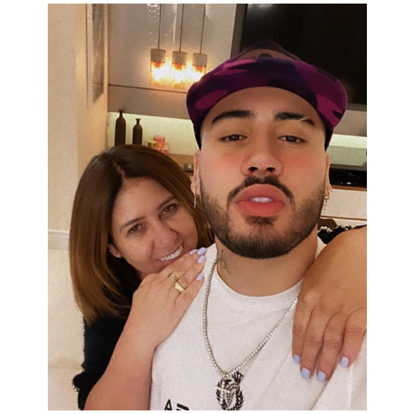 Mãe de Kevinho desabafa sobre saúde do filho: “Filho como gostaria de estar ao seu lado, mas graças a Deus pessoas iluminadas estão com você e vai ficar td bem… Deus está presente e meu coração junto ao seu 🙏🏼❤️”, escreveu.