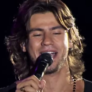 Antes com o nariz mais largo, Mariano fez uma rinoplastia que acabou com um resultado indesejado