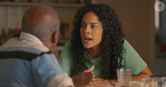 Web volta atrás e reconhece talento de Maria de Fátima (Bella Campos) em cena com seu avô Salvador (Antonio Pitanga) na estreia de 'Vale Tudo'