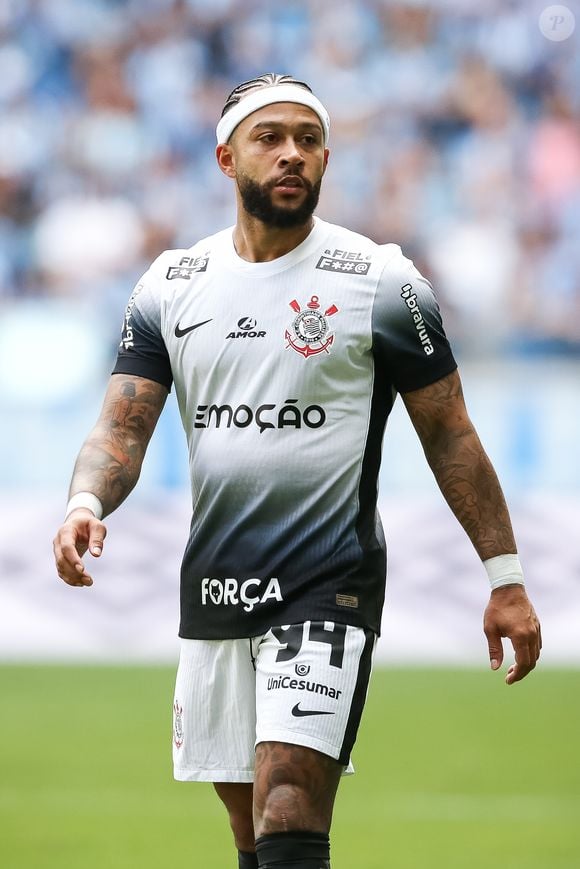Corinthians x Memphis Depay: briga por conta de dívida pode levar time a ser impedido de registrar jogadores de futebol