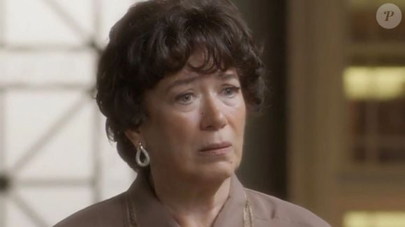 Novela 'Garota do Momento': Maristela fica preocupada quando percebe que Juliano está com uma arma.