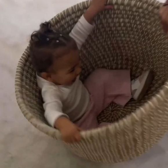 Bruna Biancardi contou que está guardando roupinhas de Mavie para sua segunda filha com Neymar