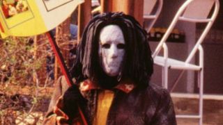 Na novela 'A Viagem', quem é o Mascarado? Respire fundo ao ver o rosto real e desfigurado do personagem misterioso