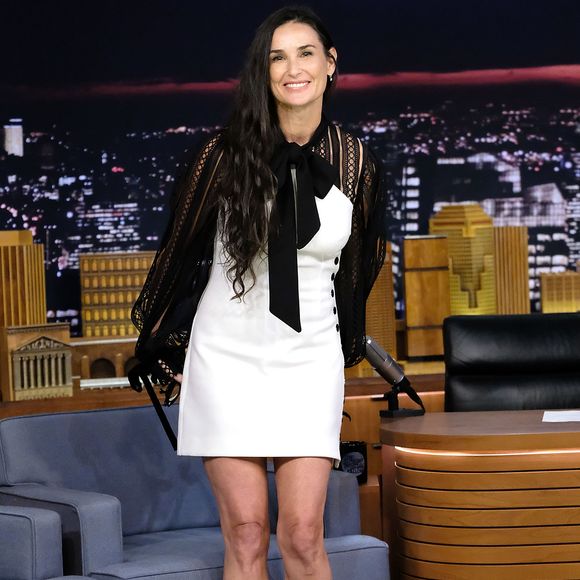 A atriz Demi Moore visita o programa 'The Tonight Show Starring Jimmy Fallon' no Rockefeller Center em 12 de junho de 2017