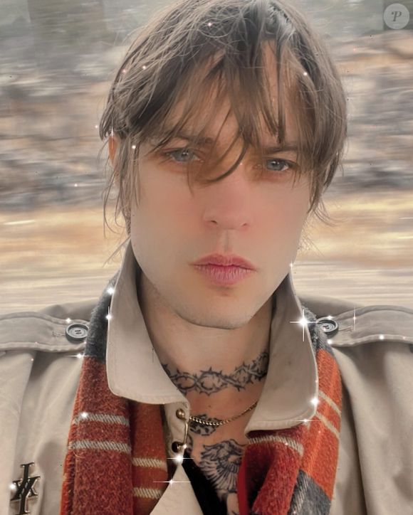 Suposto namorado de Jenna Ortega também chegou a apoiar uma banda com o título de cunho racista