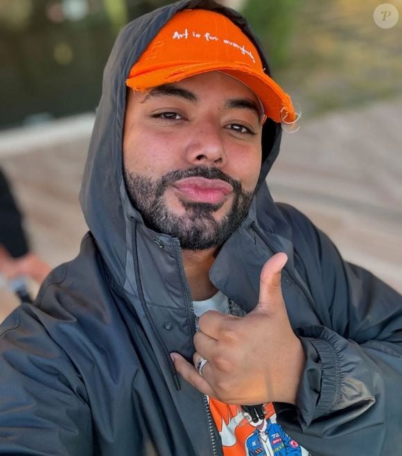 Preso, Hytalo Santos tem direito a 2h de banho de sol, assim como o marido, mas as visitas só poderão ter início no domingo 7 de setembro de 2025 após cumprirem tempo de cinco dias na cadeia