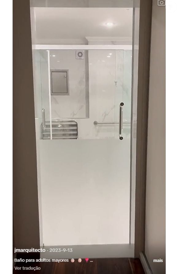 O arquiteto José María Medina desenvolveu um projeto para adaptar um banheiro às necessidades de pessoas com mais de 65 anos